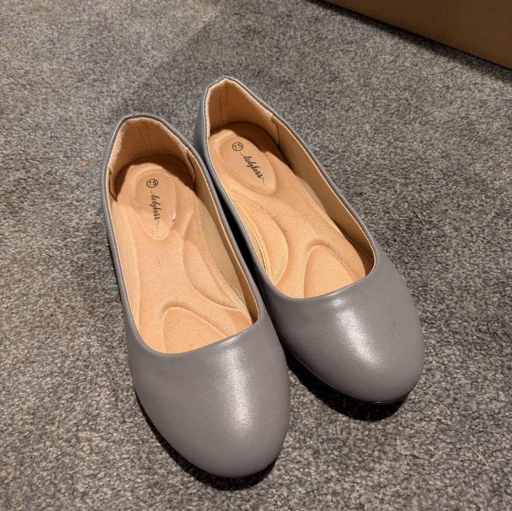 Gray ballet flats